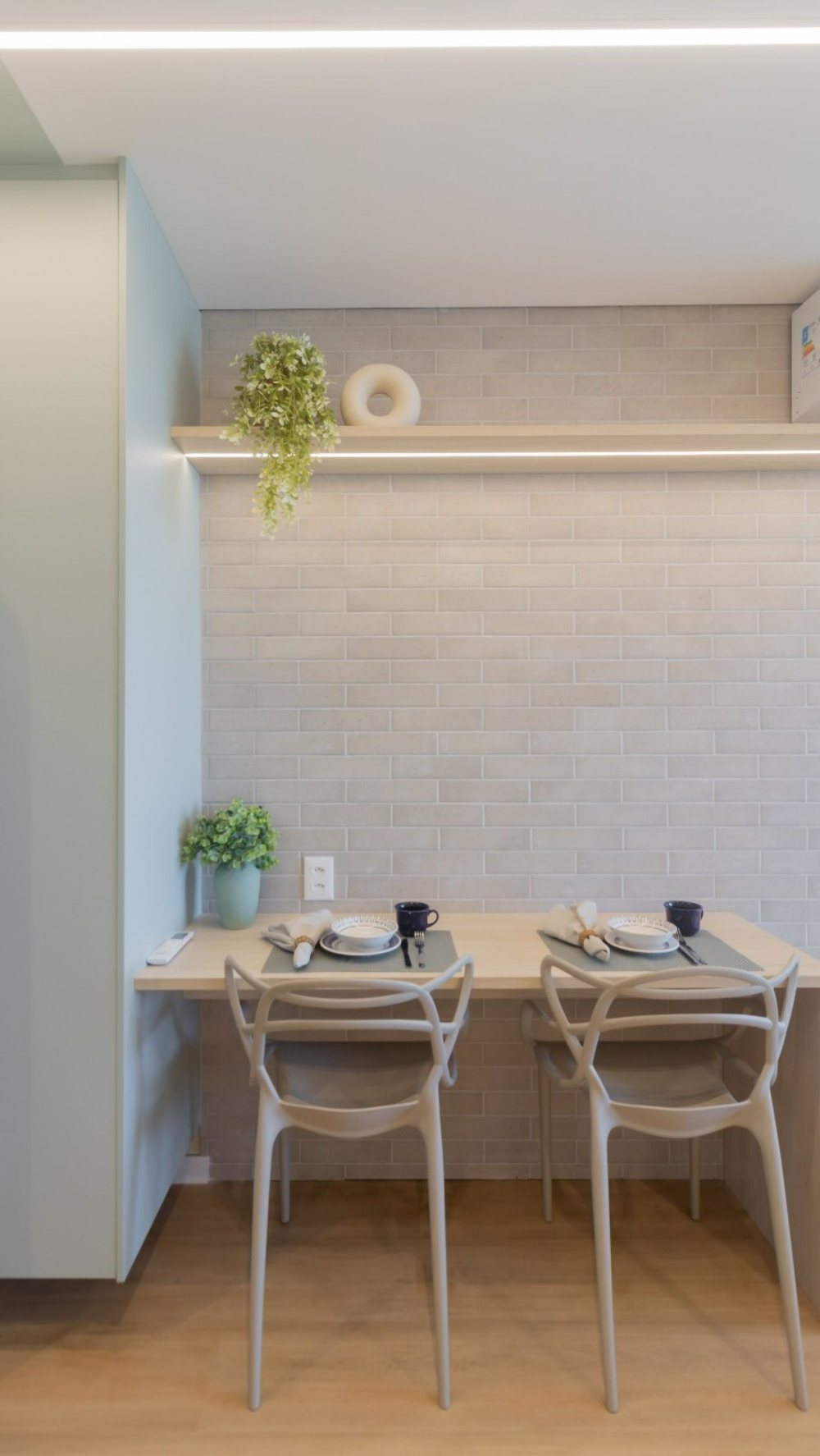 Sala de jantar de apartamento compacto